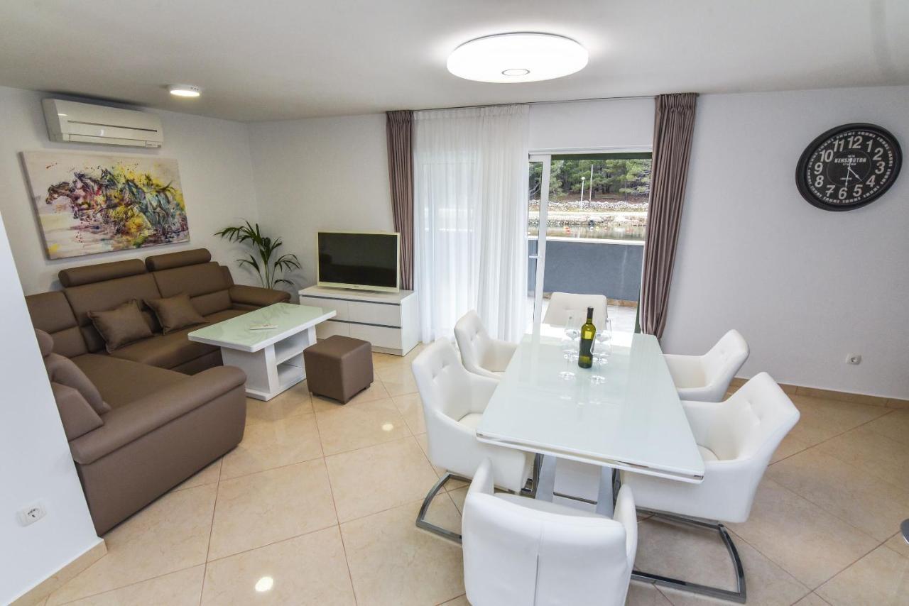 Apartments Sana Vir Εξωτερικό φωτογραφία