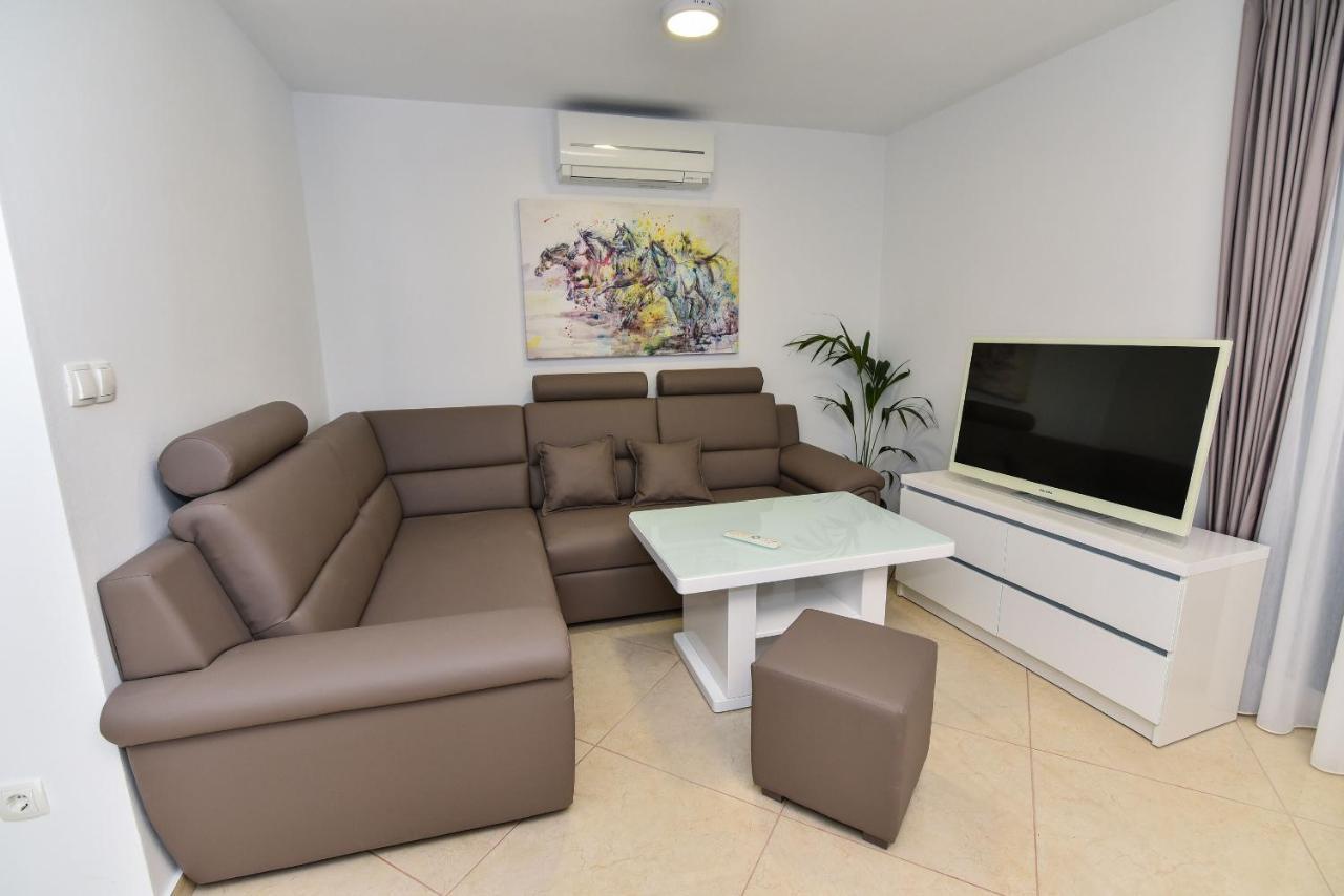 Apartments Sana Vir Εξωτερικό φωτογραφία
