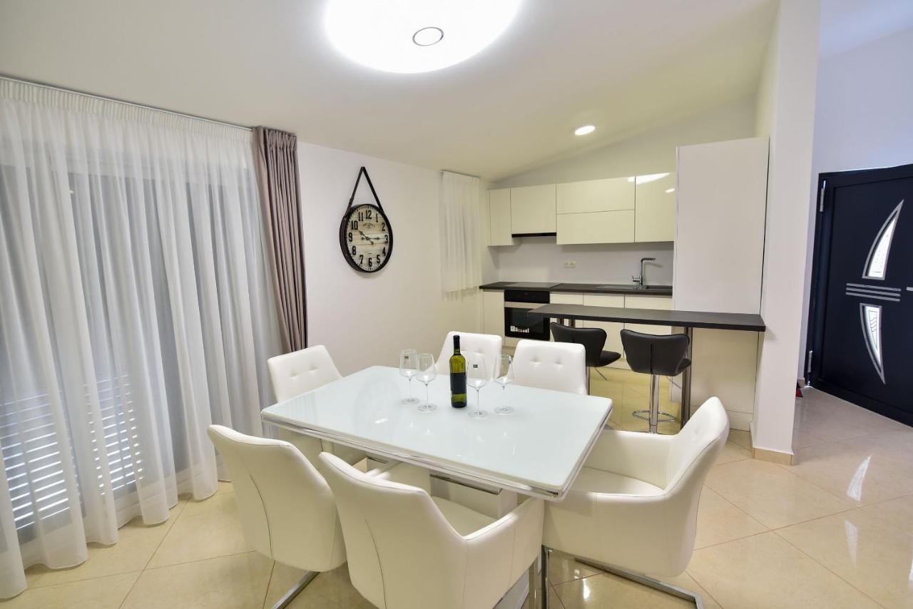 Apartments Sana Vir Εξωτερικό φωτογραφία