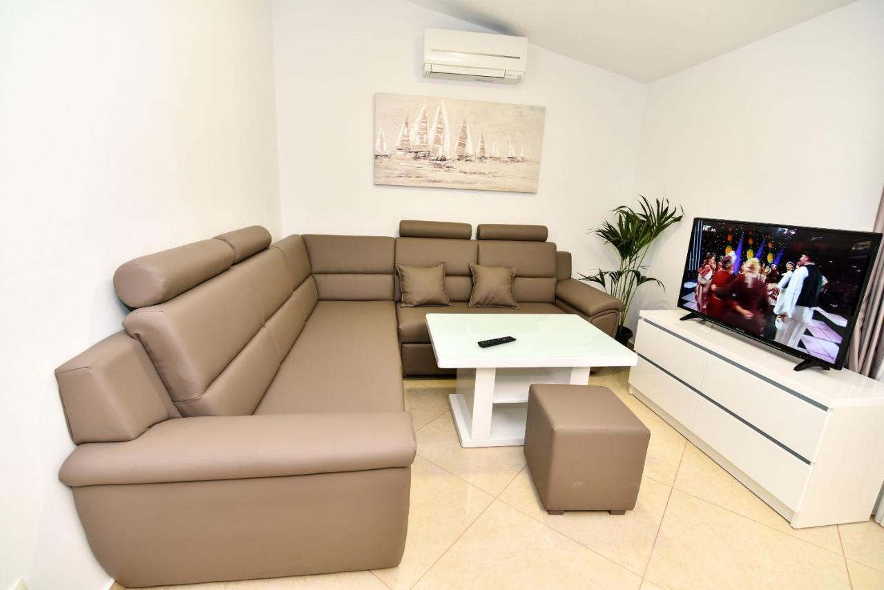 Apartments Sana Vir Εξωτερικό φωτογραφία