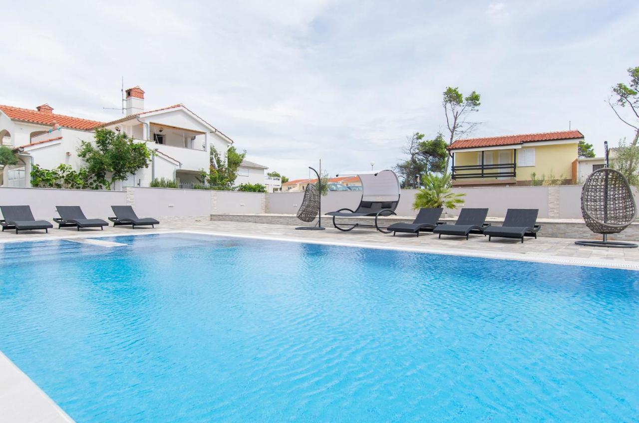 Apartments Sana Vir Εξωτερικό φωτογραφία
