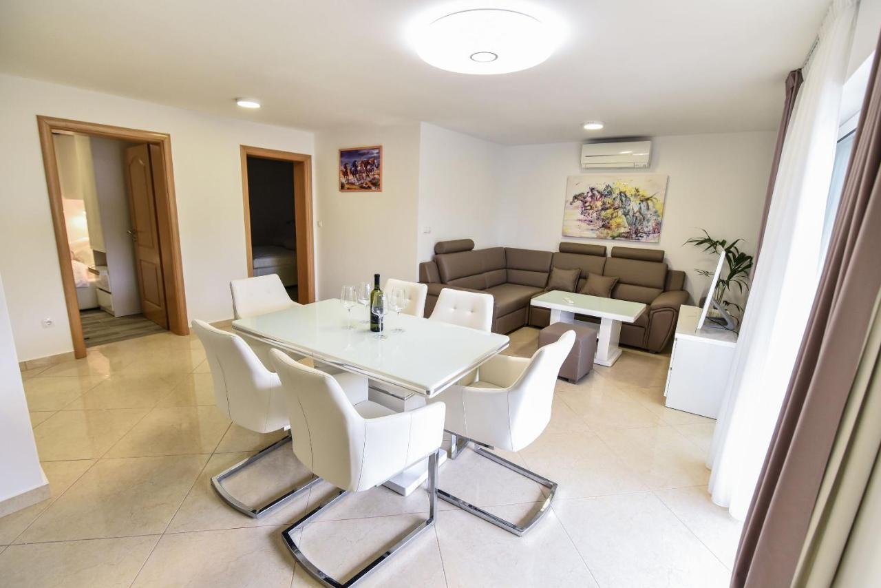 Apartments Sana Vir Εξωτερικό φωτογραφία