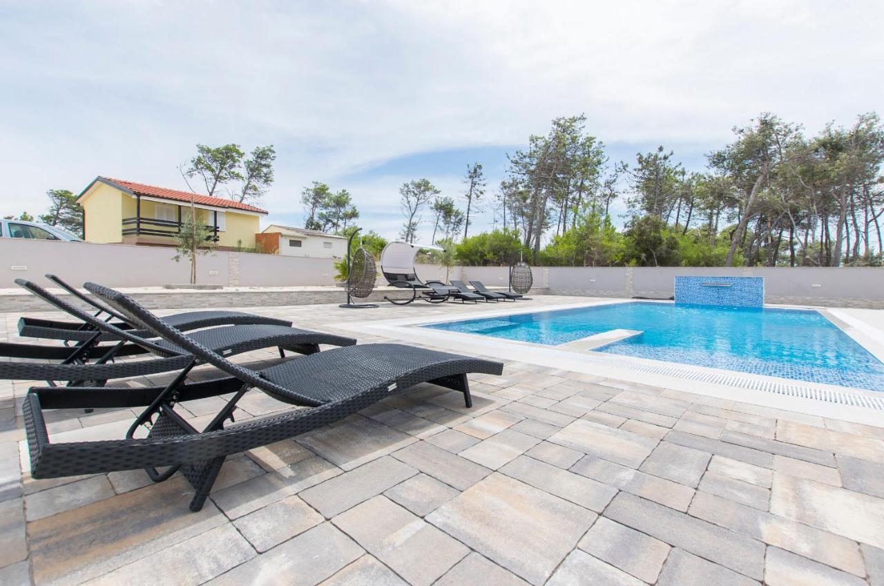 Apartments Sana Vir Εξωτερικό φωτογραφία